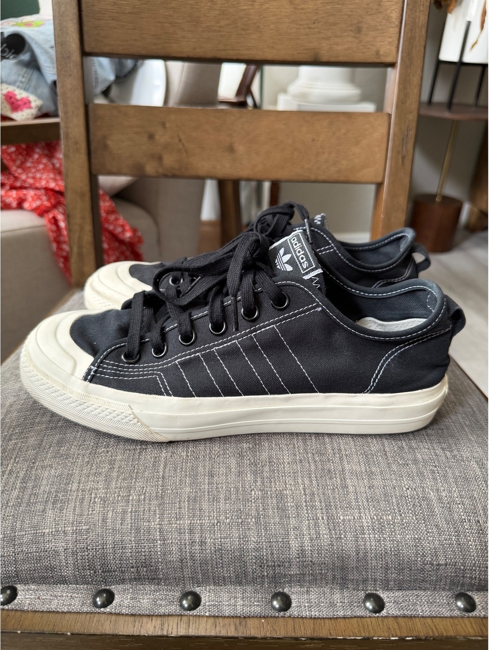 Adidas Nizza Low Top Black Canvas Sneakers Size 8 1/2